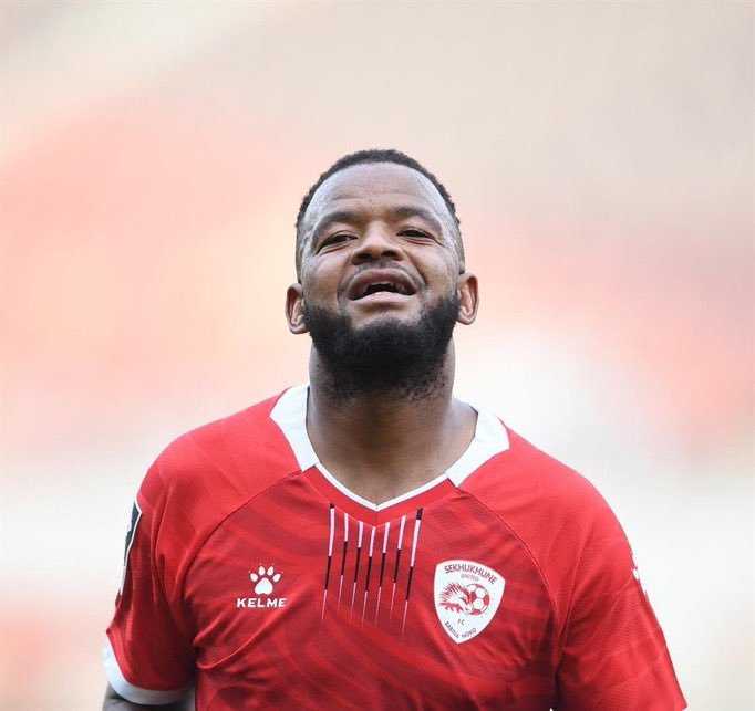 MakhubuSimanga's tweet image. Yenine @orlandopirates 

I have a dream :- Sipho ‘MasterChef’ Mbule @Mayfair 

Imagine Mbule,Mbatha,Tito,Rele,Saleng and Mabasa in 1 line-up 🔥👌🏼

JEHOVAH…….🤦🏻