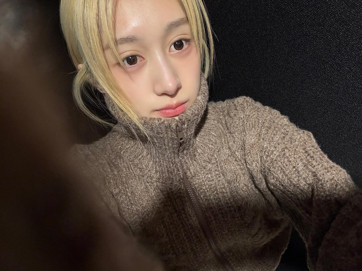 LOVEONE_chaei's tweet photo. (2/3) https://t.co/XKIOghNA7d