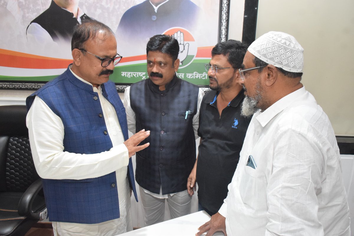 MuntajibuddinM's tweet photo. Today in Mumbai Maharashtra state Congress party office with New President harshwardhan sapkal ji @harshsapkal @INCIndia @INCMaharashtra @ShayarImran @INCMumbai @nandedtimes https://t.co/3S2pJUuI44