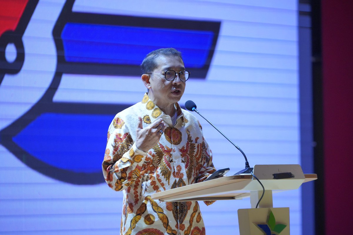 fadlizon's tweet photo. Pagi ini, Rabu (19/2) hadir sbg pembicara kunci Peace Dialogue for the World On Soft Launching Jakarta School for Peace - World Peace Messenger Foundation and 41st ISAFIS Anniversary tentang “Cultural Diplomation for Peace” di Auditorium Perpusatakaan Nasional, Jakarta Pusat. @kemenbud