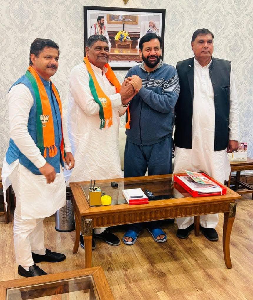 manvir saini (@manvirsainitoi) on Twitter photo Haryana Civic polls update: Ram Niwas Rada, a Congress leader who rebelled to contest as an independent candidate for Mayoral election of Hisar , <a href="/BJP4Haryana/">Haryana BJP</a> in presence of <a href="/NayabSainiBJP/">Nayab Saini</a>. He is likely to withdraw his nomination form. <a href="/timesofindia/">The Times Of India</a> <a href="/TOIChandigarh/">TOIChandigarh</a> Haryana Civic polls update: Ram Niwas Rada, a Congress leader who rebelled to contest as an independent candidate for Mayoral election of Hisar , <a href="/BJP4Haryana/">Haryana BJP</a> in presence of <a href="/NayabSainiBJP/">Nayab Saini</a>. He is likely to withdraw his nomination form. <a href="/timesofindia/">The Times Of India</a> <a href="/TOIChandigarh/">TOIChandigarh</a>
