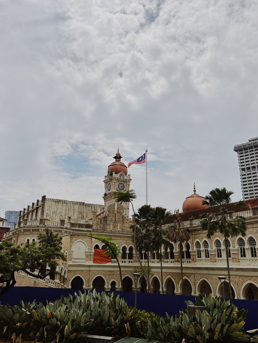 KateWells7's tweet photo. late, but malaysia was cool https://t.co/xIIVcBMRVz