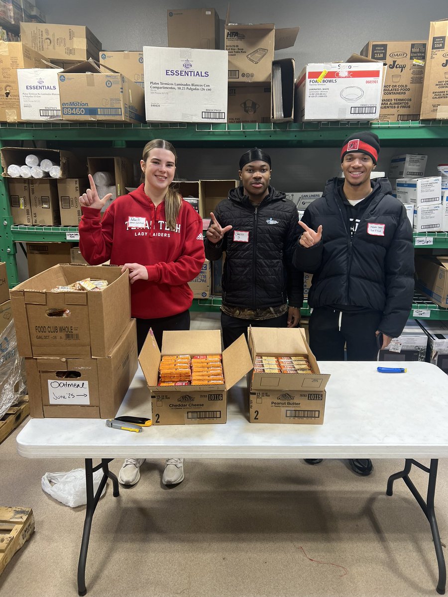 Enjoyed working with <a href="/LubbockMOW/">LubbockMealsOnWheels</a> this morning!! thanks again to <a href="/MatadorClubOrg/">The Matador Club</a> for the opportunity to give back to the 806!🥹🫶🏻