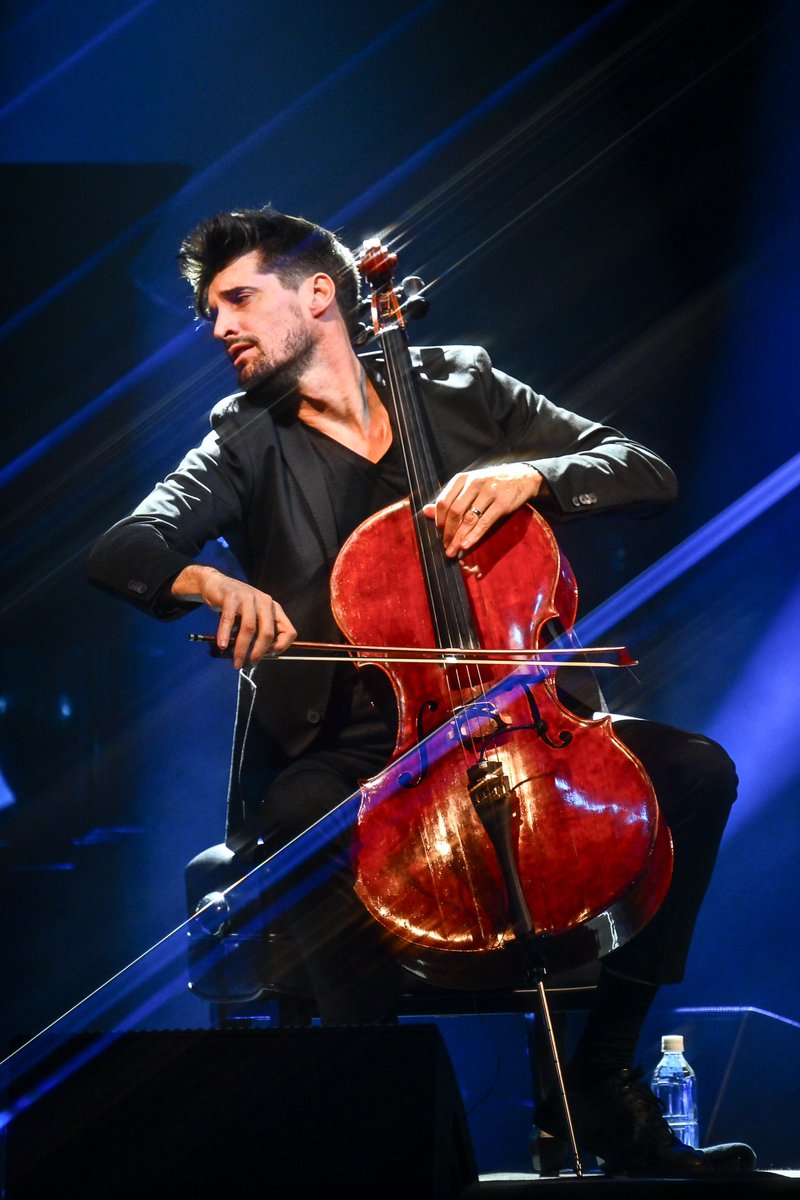 Arigatou Tokyo!!!🙏🇯🇵 Thank you so much for a beautiful evening. Hope to see you again soon!🤞 

#lukasulic #music #tour #life 

Photos by 「Masanori Doi」