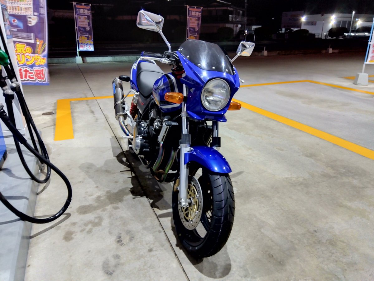 takoito_3's tweet photo. CB400SF SPEC2 納車しましたっ！

怠惰して先延ばしになったけどようやく手元にきました笑

初の400にネイキッド＆CAB＆VTEC

昨日、長沢まで乗ってみたけどVTEC入った瞬間、脳汁が止まらなかった😳

これから大事に乗っていきます✨ https://t.co/yRmNoOicz8