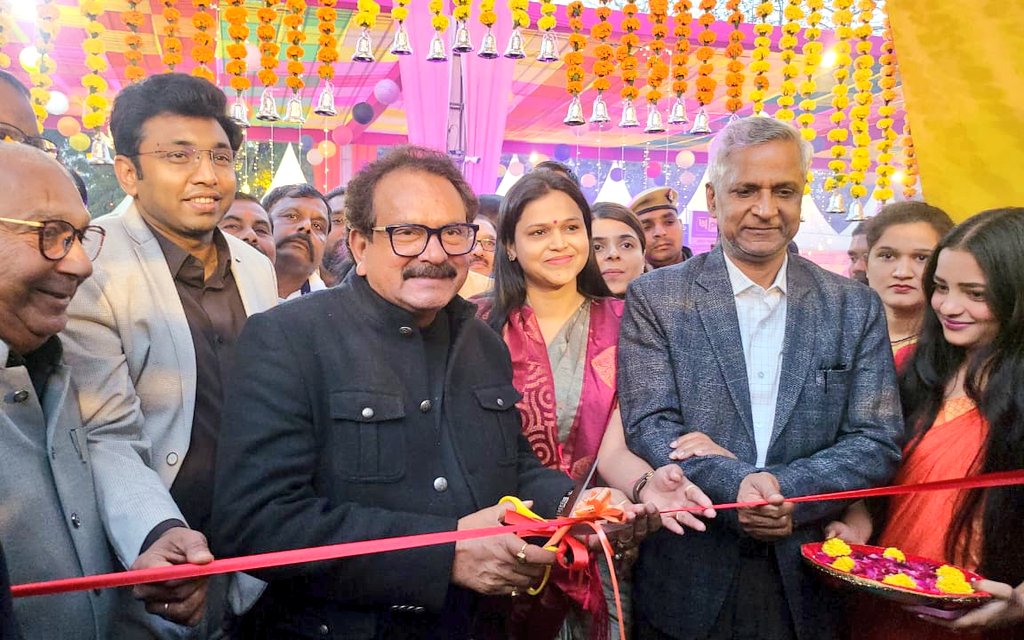 Taj Mahal tweet media