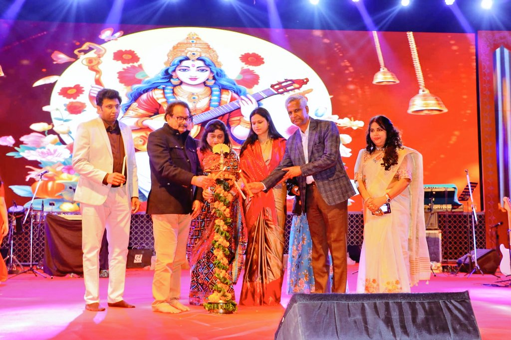 Taj Mahal tweet media