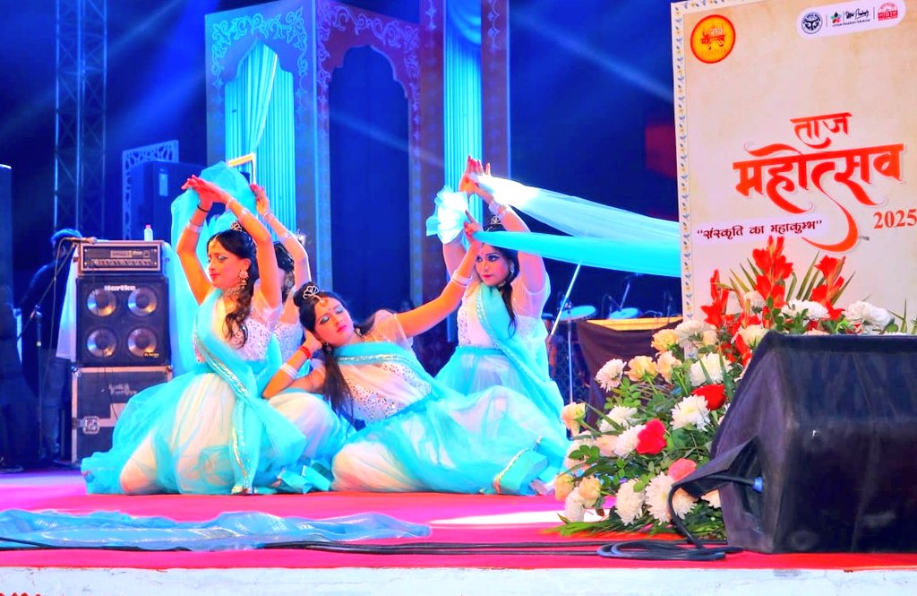 'संस्कृति का महाकुंभ' थीम पर आयोजित ताज महोत्सव 2025 का उद्घाटन मा. केंद्रीय राज्यमंत्री श्री एस पी सिंह बघेल जी, जिला पंचायत अध्यक्ष श्रीमती मंजू भदौरिया जी, मंडलायुक्त श्री शैलेंद्र कुमार सिंह जी एवं जिलाधिकारी श्री अरविंद मलप्पा बंगारी जी द्वारा किया गया. 

#tajmahotsav2025