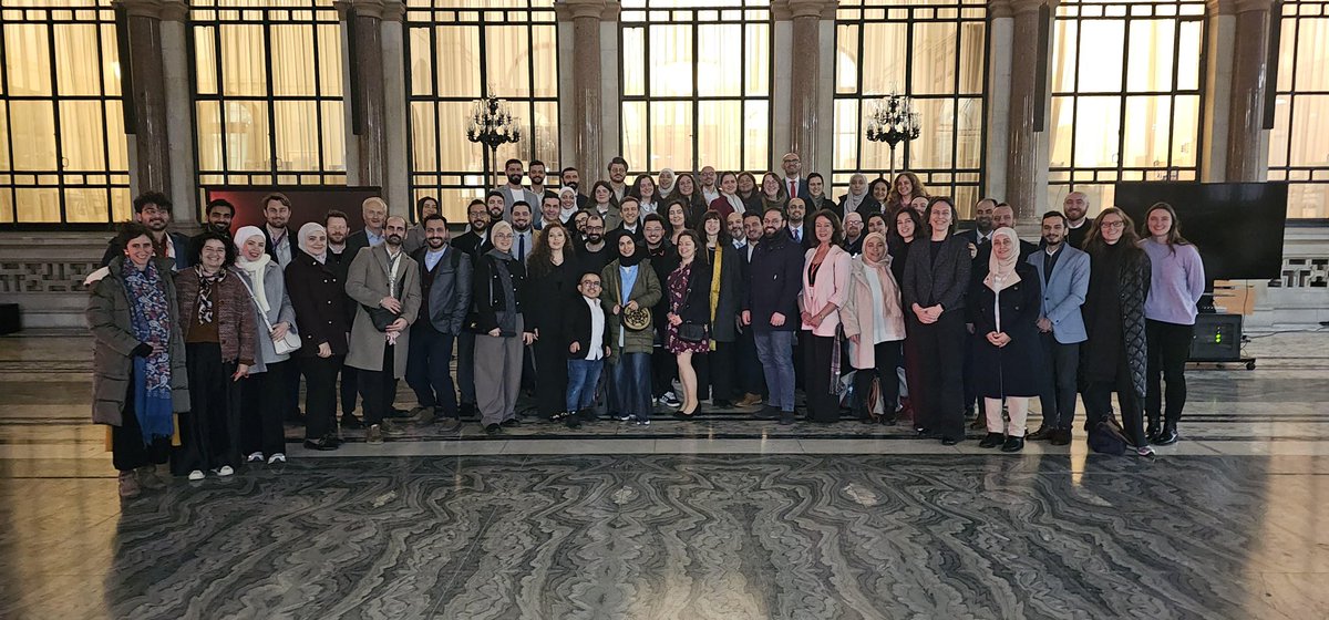 UKforSyria's tweet photo. Wonderful to see so many Syrian @CheveningFCDO scholars and alumni for discussions on #Syria’s future. Their ideas and insights are key to shaping a brighter tomorrow! 🌍🎓✨ https://t.co/LYnxaQLXEa