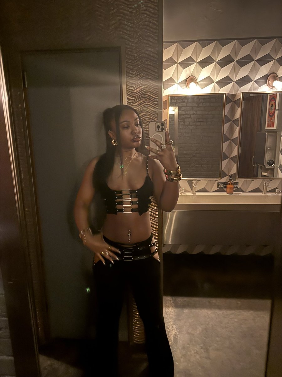 nardaaa__'s tweet image. 