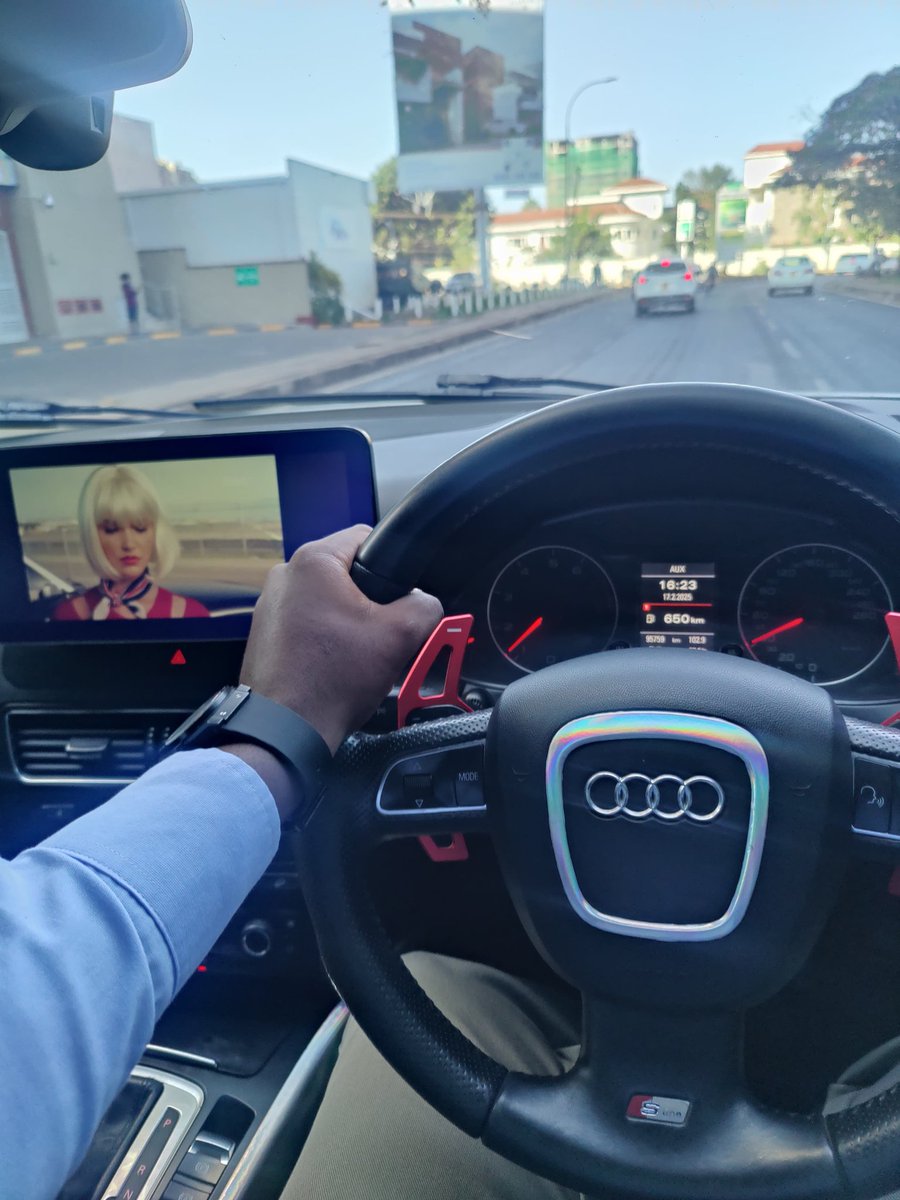 audispot254's tweet photo. Grip tight, drive right. The B8 Q5 makes every journey an experience. 

#audispot254 #AudiQ5 #QuattroPower #DrivenByPassion https://t.co/qb5OiXVMcU