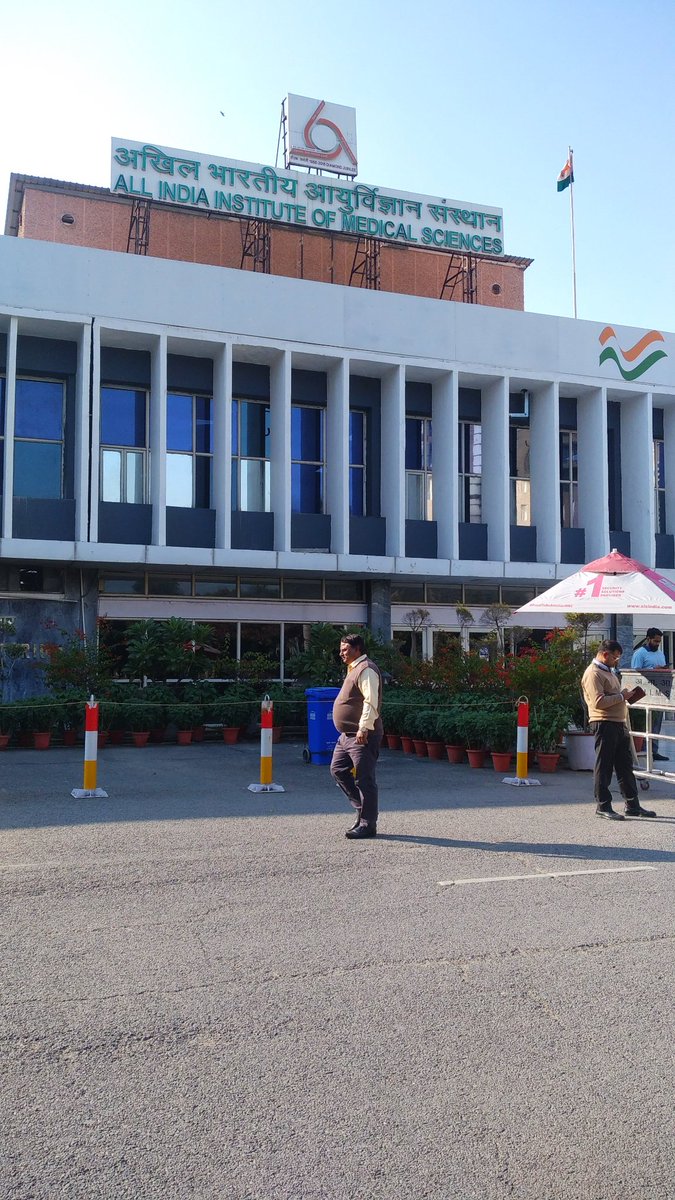 rohitrahul999's tweet image. आ जाओ #Delhi_AIIMS में बिहार के विभिन्न जिलों से लोगों ने अपना ईलाज करवाने के लिए कड़ी मशक्कत कर रहे हैं ??

#BiharHealthSystem #DelhiAIIMS