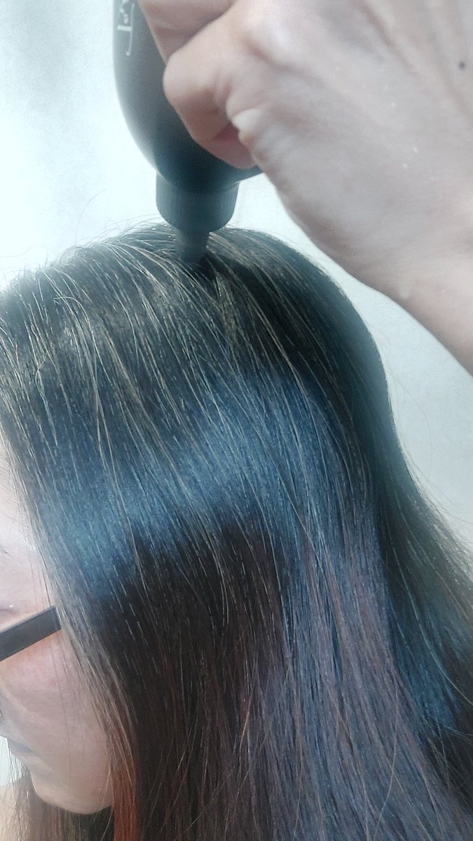 aris_k5569's tweet image. Toricore 温感ヘッドスパトリートメント フルボトル
新感覚の生トリートメント。シャンプーの後に使用です。
少しとろみのあるテクスチャーはなじませてマッサージすると、じんわり温かくクリームのように。↓

#PR #tricore #トリコレ #温感生トリートメント #トリコレでちゅるん髪 #韓国コスメ