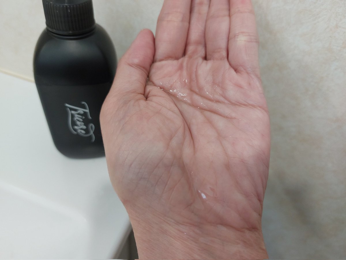 aris_k5569's tweet image. Toricore 温感ヘッドスパトリートメント フルボトル
新感覚の生トリートメント。シャンプーの後に使用です。
少しとろみのあるテクスチャーはなじませてマッサージすると、じんわり温かくクリームのように。↓

#PR #tricore #トリコレ #温感生トリートメント #トリコレでちゅるん髪 #韓国コスメ