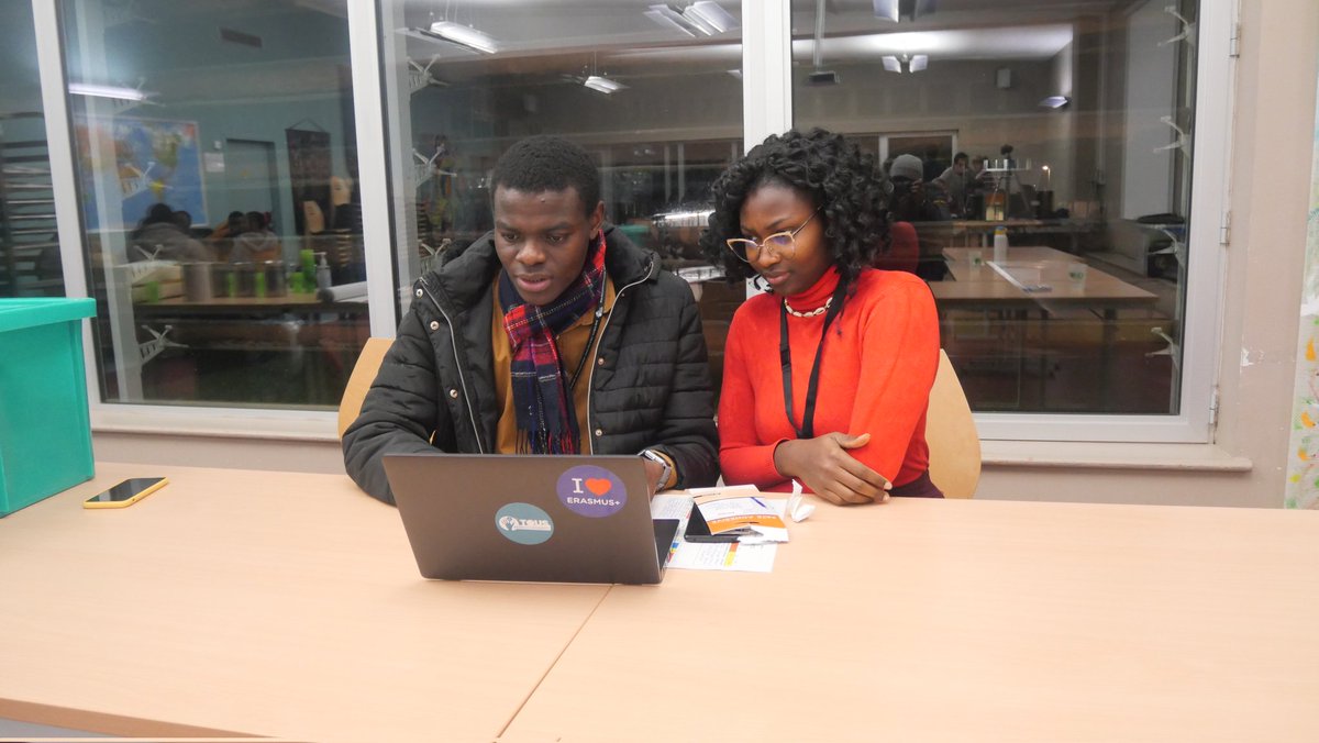 🌍🌏🌎 RENCONTRE AFRIQUE 🌎😋🌍
Rencontre des volontaires internationaux dans l'enseignement agricole en France.