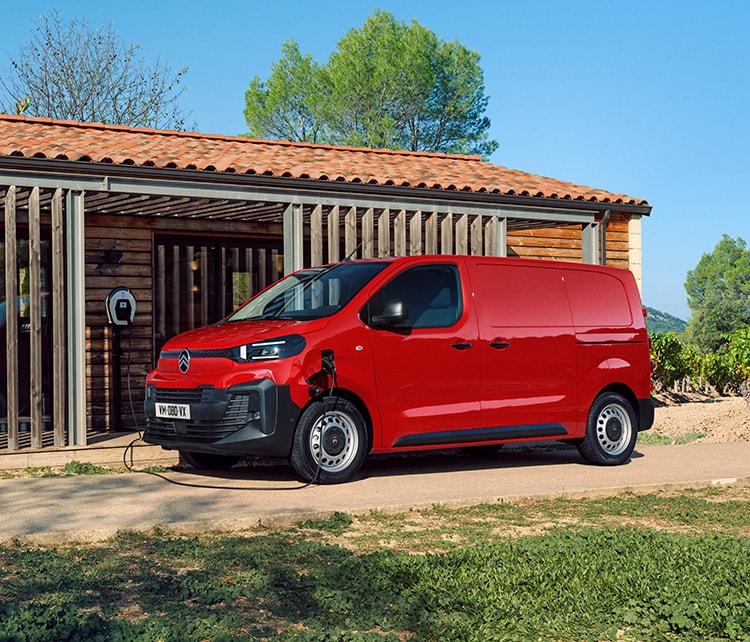 Nuevo ë-Jumpy ELÉCTRICO 𝗱𝗲𝘀𝗱𝗲 𝟯𝟱𝟵€/𝗺𝗲𝘀 + 𝗜𝗩𝗔*⁣
⁣⁣
🔋 CON PUNTO DE CARGA INCLUIDO⁣⁣⁣
⁣⁣⁣⁣⁣
👉Oferta válida hasta el 28/02/2025⁣⁣⁣

*info en citroen.es