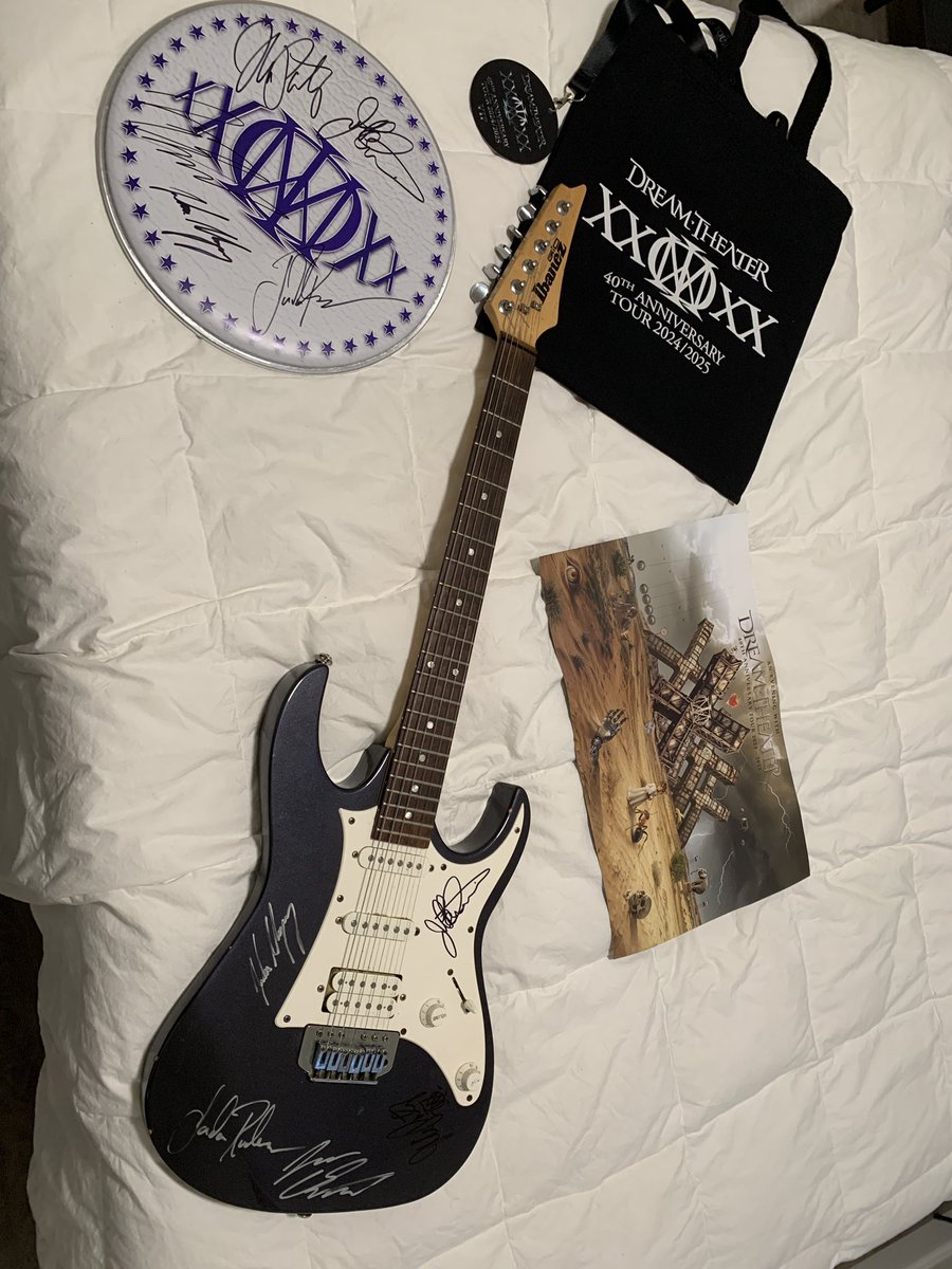 PatoGarci4's tweet photo. DREAM THEATER https://t.co/zxviNUMZko