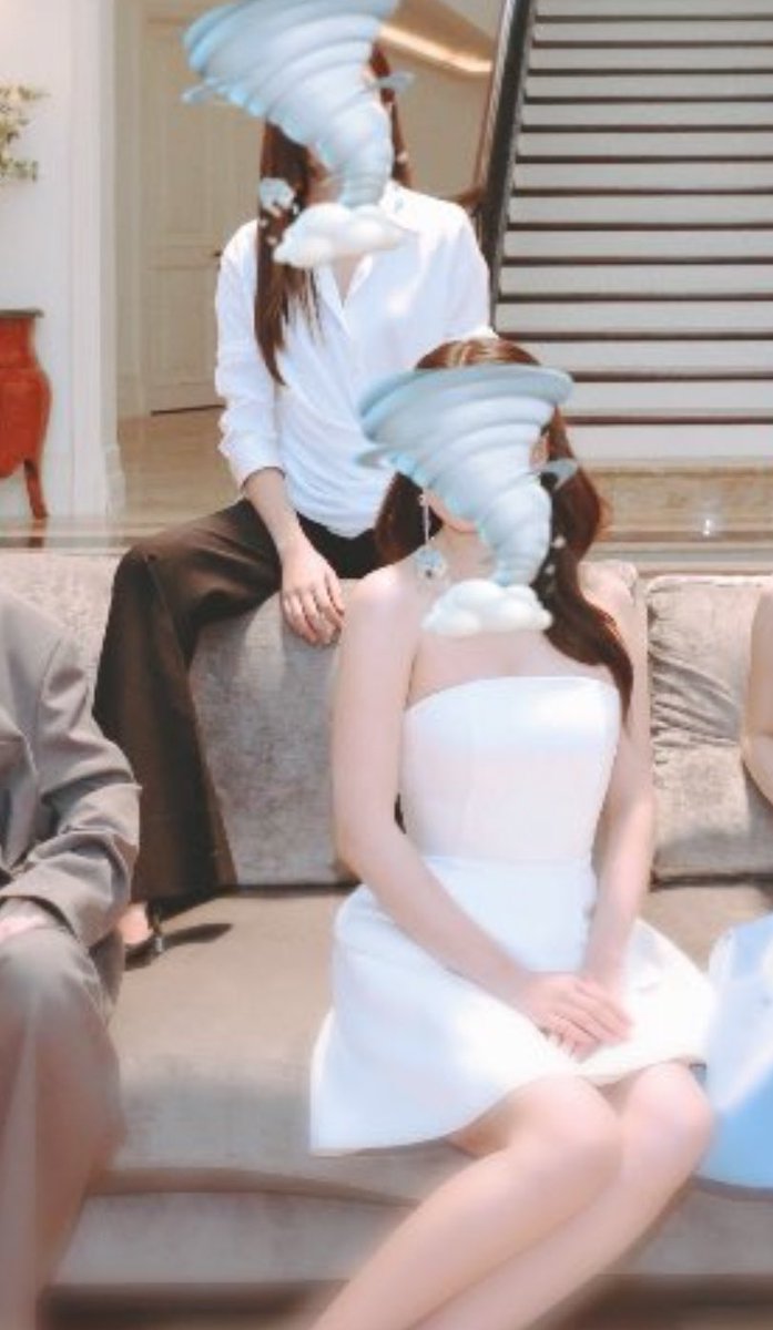 น้องบลูของแม่นั่งเรียบร้อยมาก ผิดกับอิพี่ล๊มสุดๆ🤣🤣

4ELEMENTS MEGA PROJECT
#เปิดบ้านวาทินวณิช