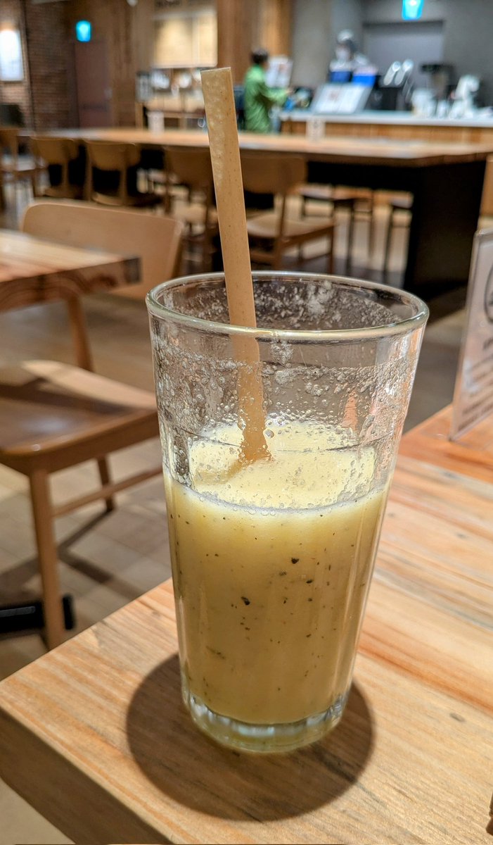 nihon84rika's tweet photo. 只今　高雄の無印カフェで
マンゴーパッションフルーツ
スムージーでカフェタイム☘️
石垣島ぱぱ屋の
Bブレンドを思い出し
あーーー幸せ❤ https://t.co/R6GW7cYF1u