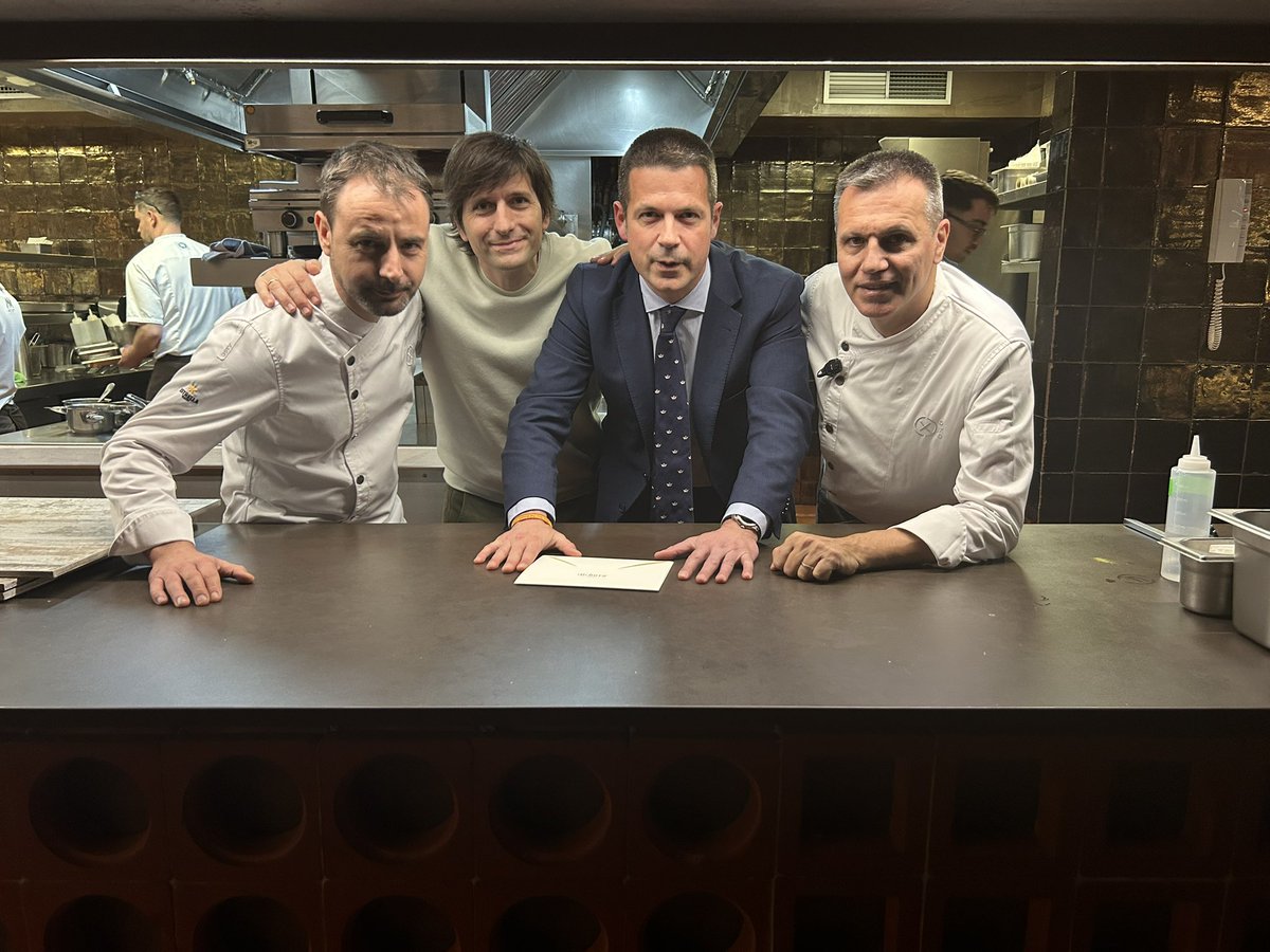 Sancho Michell (@sanchomichell) on Twitter photo Comer en el mejor restaurante del mundo es un lujo al alcance de muy pocos. Muchas gracias <a href="/oriolcastro/">Oriol Castro</a> <a href="/eduardxatruch/">Eduard Xatruch Cerro</a> y a todo el equipo de <a href="/DisfrutarBCN/">Disfrutar Barcelona</a> :) Comer en el mejor restaurante del mundo es un lujo al alcance de muy pocos. Muchas gracias <a href="/oriolcastro/">Oriol Castro</a> <a href="/eduardxatruch/">Eduard Xatruch Cerro</a> y a todo el equipo de <a href="/DisfrutarBCN/">Disfrutar Barcelona</a> :)