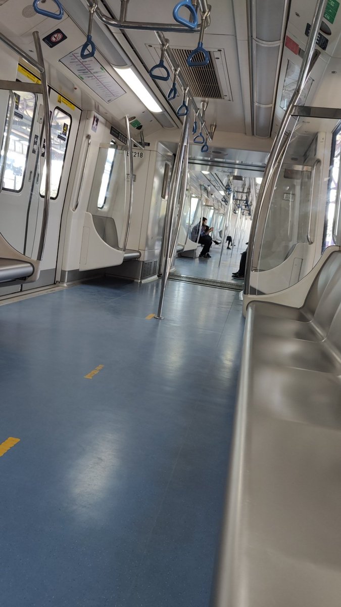 cric_boy89's tweet photo. Empty metros &amp; more traffic on the road! This is a masterstroke by @OfficialBMRCL officials. By increasing the fares, they have  made a mockery of the public transport system and put more pressure on the already crumbling road infra in Bengaluru. 👏🏼👏🏼 #metrofarehike #bmrcl https://t.co/BrvKVZXYKR
