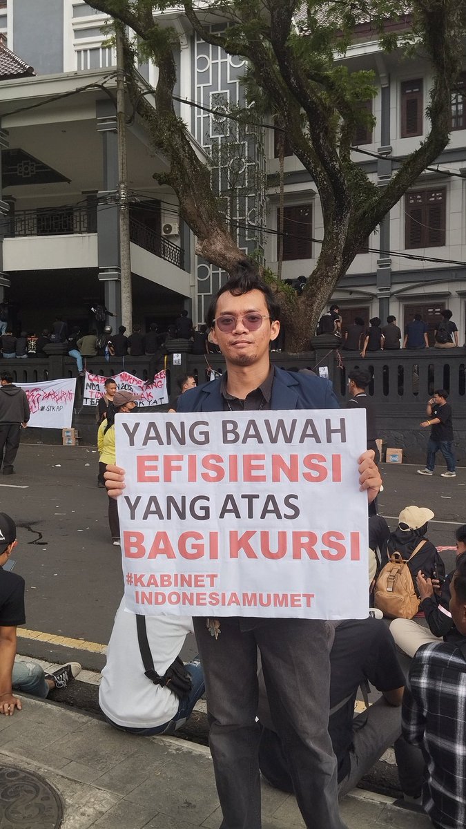 <a href="/realfedinuril/">Fedi Nuril</a>