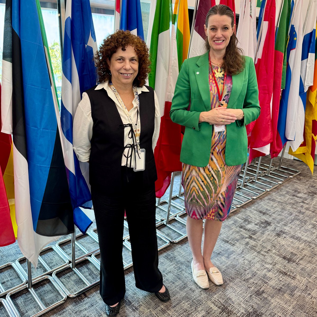 Ambassador Moreno met with Ms Helena McLeod, Deputy Director General of <a href="/gggi_hq/">GGGI</a>. They exchanged views on how best to support #climatechange adaptation policies and funding.

#EUinSriLanka #GlobalGateway