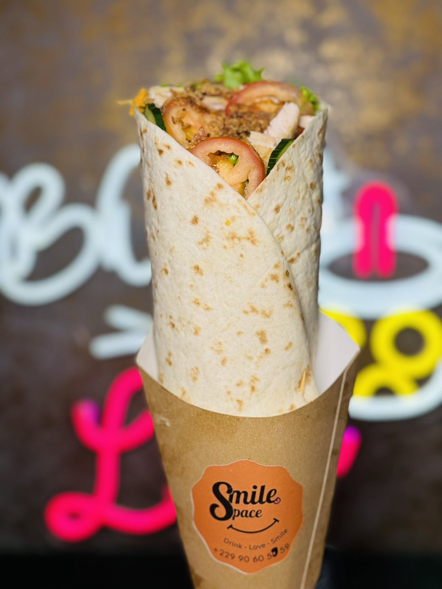 Smile_space229's tweet photo. Découvrez les wraps du Smile Space ! 🥙✨ Une galette de blé, des ingrédients frais, une sauce onctueuse et une garniture savoureuse pour un repas rapide et délicieux. 
Passe nous voir et régale-toi !
📍Haie Vive, Quartier Les Cocotiers
📞+229 91 15 51 15
#smilespace #wraps https://t.co/zScejGz2wF