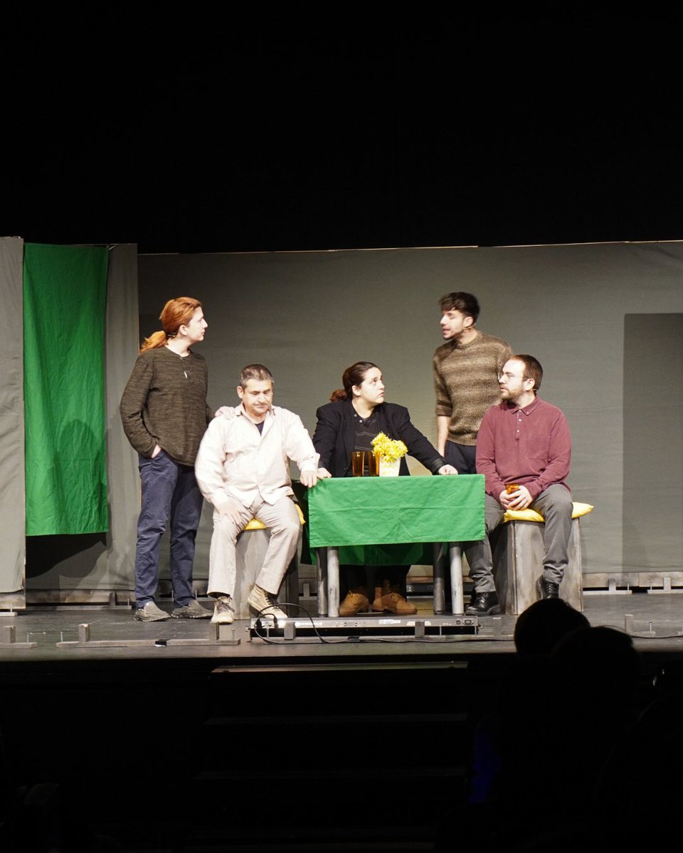 Transeduca's tweet image. 🎭✨ ¡Trae a tus alumnos a ver La Fundación de Buero Vallejo!
Hará que tus alumnos reflexionen sobre libertad, justicia y realidad. 💡

🎤 Y después… ¡coloquio con los actores! 🎟️ ¡No te lo pierdas!

#LaFundación  #Transeduca #metodosdeenseñanza #teatroeducativo #teatroescolar