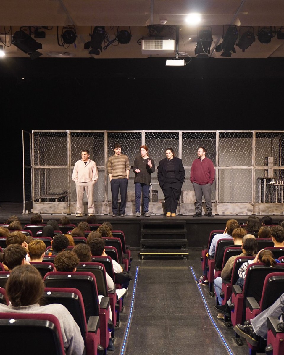 🎭✨ ¡Trae a tus alumnos a ver La Fundación de Buero Vallejo!
Hará que tus alumnos reflexionen sobre libertad, justicia y realidad. 💡

🎤 Y después… ¡coloquio con los actores! 🎟️ ¡No te lo pierdas!

#LaFundación  #Transeduca #metodosdeenseñanza #teatroeducativo #teatroescolar