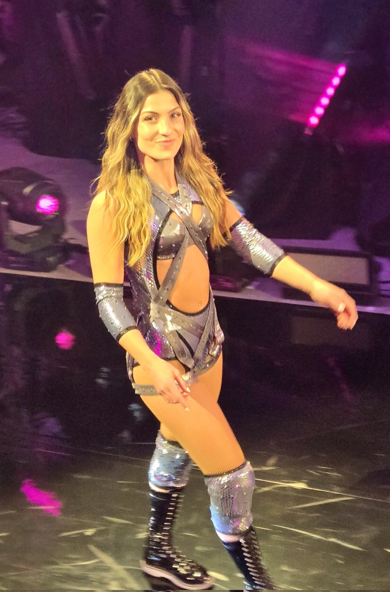 MiaWilson_01's tweet photo. Kendal Grey vs Lainey Reid #WWENXT https://t.co/nOOCgs9Lks
