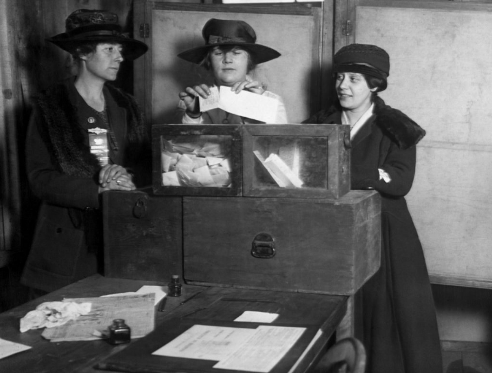 📅 #TalDíaComoHoy en 1948, Bélgica reconoció plenamente el derecho al voto de las mujeres

En 1920, se había permitido pero solo en elecciones locales, por lo que aún quedaba camino por recorrer

Y casi 30 años después, se concedió el sufragio femenino total

📸 <a href="/BelgiuminSpain/">Bélgica en España 🇧🇪 🇪🇸</a>