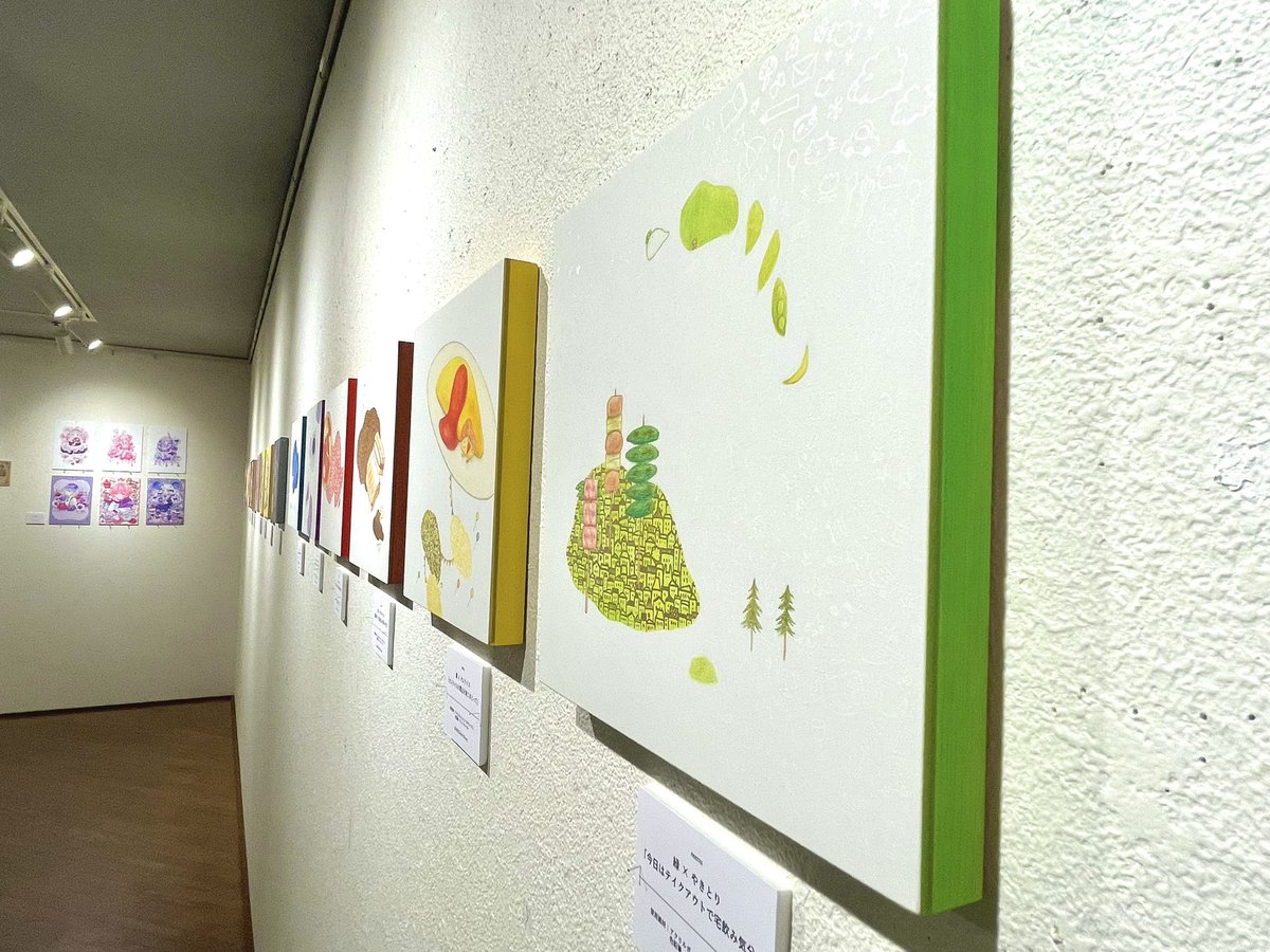 sakoreenu's tweet photo. 本日よりグループ展始まりました🙌

通院しながらの制作だったので、当初の予定より作品数が減ったり、もっと描き込みたい部分も多々あり考え出したらキリがないですが…
これが今の私の精一杯です。

よろしければお立ち寄���ください！

#シェフの気まぐれ色相環
#キノコハウス https://t.co/3BlMdIJzIF