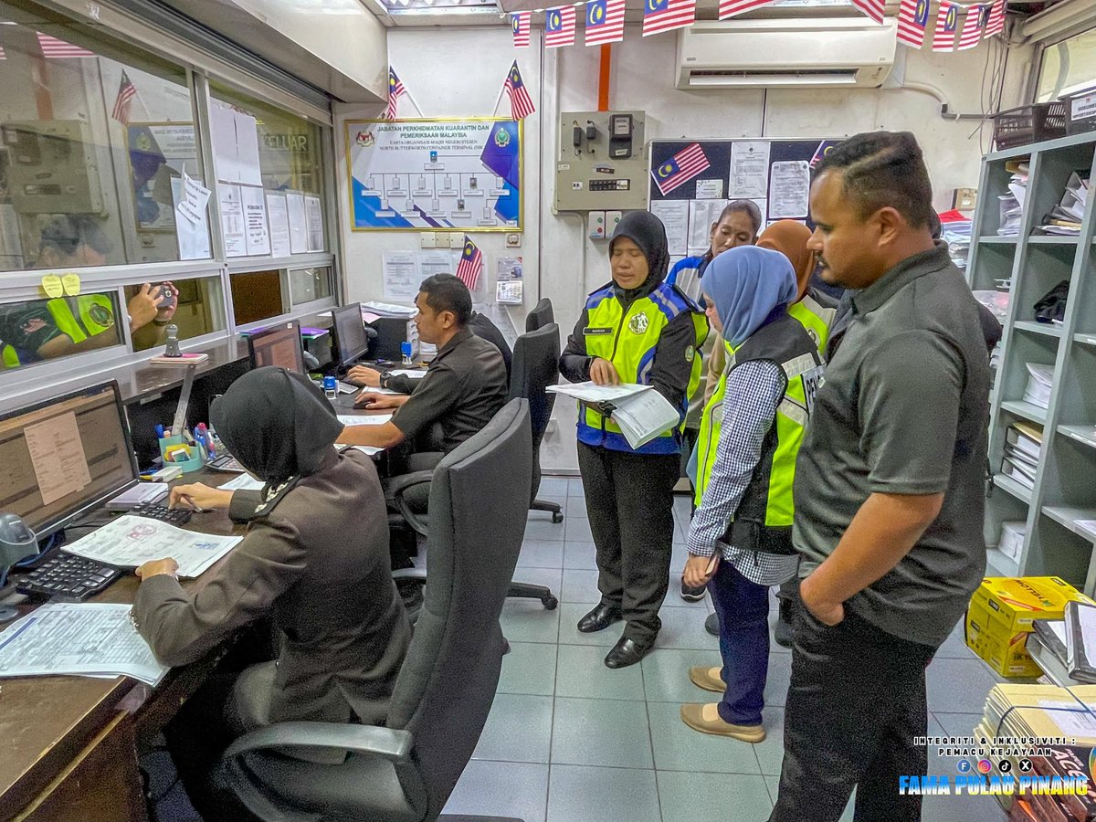 FamaPenang's tweet photo. 19 Februari 2025 | Rabu | Lawatan Kerja Unit Maklumat Pasaran Ibu Pejabat Berkaitan Pemantauan Komoditi Terpilih  | North Butterworth Container Terminal ( NBCT ) https://t.co/WaI6bMjRKc