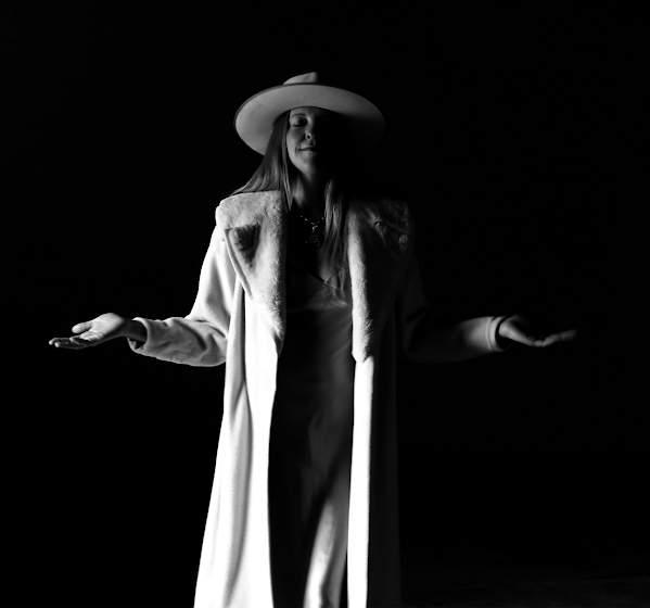 FreeV's tweet photo. The beautiful soul, Rosa Pullman, and her music video for her song titled All I Desire, has a feel that will groove your heart. Watch here: https://t.co/8sW3fM7FRm
@RosaPullman https://t.co/sFS63NysrT
