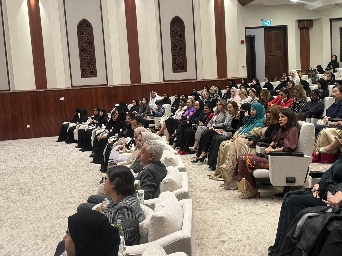 🔴يحدث الآن!

تكرم منظمة الأغذية والزراعة للأمم المتحدة (الفاو) سمو الشيخة فاطمة بنت مبارك “أم الإمارات" حفظها الله،في إطار احتفالية بمناسبة مرور 80 عامًا على تأسيسها؛ وذلك بالتعاون مع #الإتحاد_النسائي_العام ، ومكتب اتصال هيئة الأمم المتحدة للمرأة لدول مجلس التعاون الخليجي.