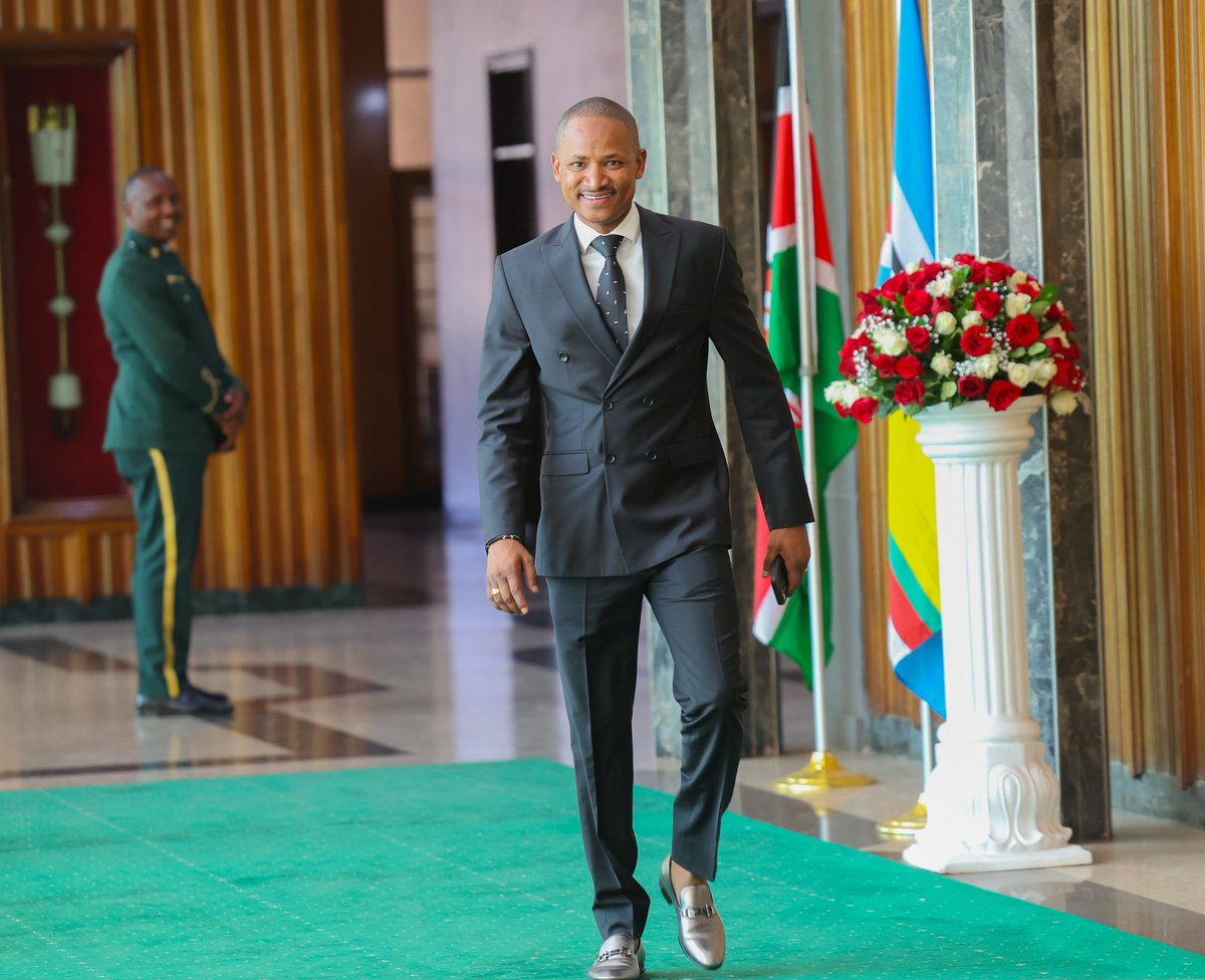 NickWesala's tweet photo. Majestic strides!💪
To statehouse, to city hall or back home to Embakasi East!
Dr. @HEBabuOwino is destined for greatness. He is remarkably the best leader we have in Kenya.
#MCAsDemandsOfShame
#DeliveryNotPolitics https://t.co/L7l9A3VOGT