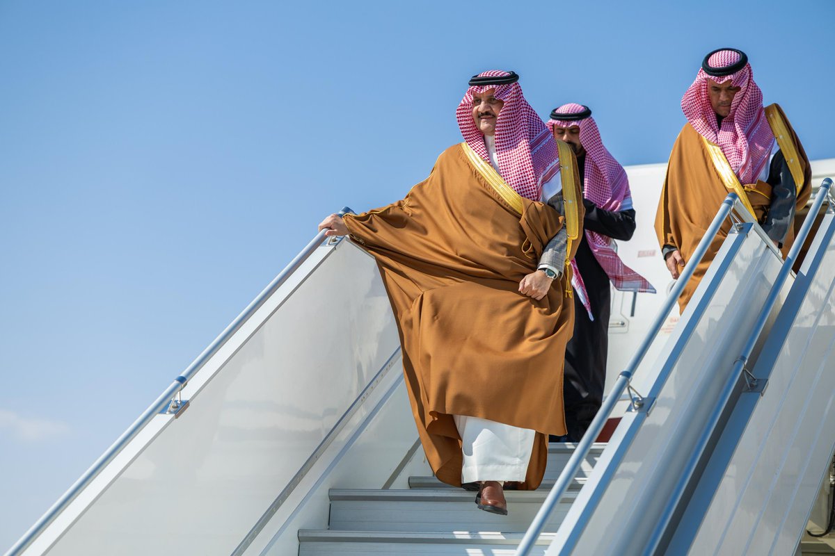 emara_sharqia's tweet image. وصول صاحب السمو الملكي الأمير سعود بن نايف بن عبدالعزيز
⁧#أمير_المنطقة_الشرقية⁩
 لمحافظة #الأحساء لتدشين 
منتدى الأحساء للاستثمار الذي تُنظّمه غرفة الأحساء .

⁧#منتدى_الأحساء_2025