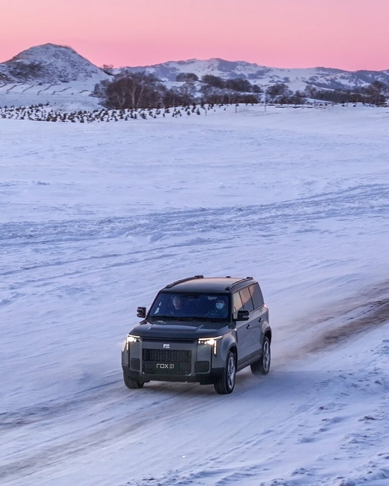ROXMotor's tweet photo. ROX | Endless white, limitless adventure. ❄

ROX 01 powers through the snow with superior all-terrain capabilities, transforming winter’s challenge into pure exhilaration. 🚙💨

#ROX #ROXMotor #ROX01 #SUV #LuxurySUV #AllTerrain #AllTerrainAdventure #Winter #SnowyAdventures https://t.co/mVE5HFFFCt