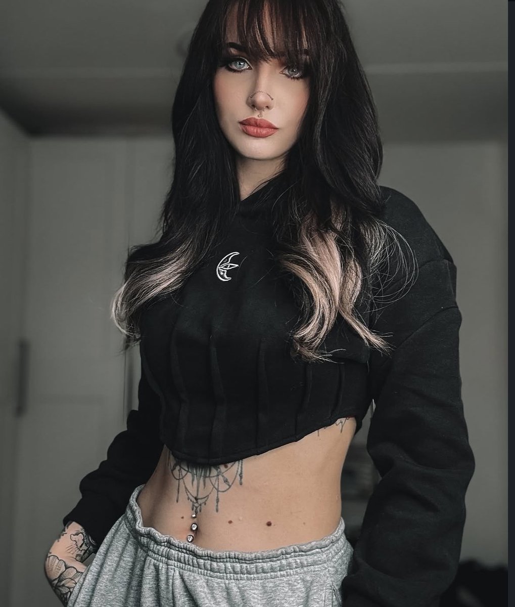 𝓒𝓱𝓵𝓸𝓮 𝓛𝓮𝓲𝓵𝓪𝓷𝓲 tweet media