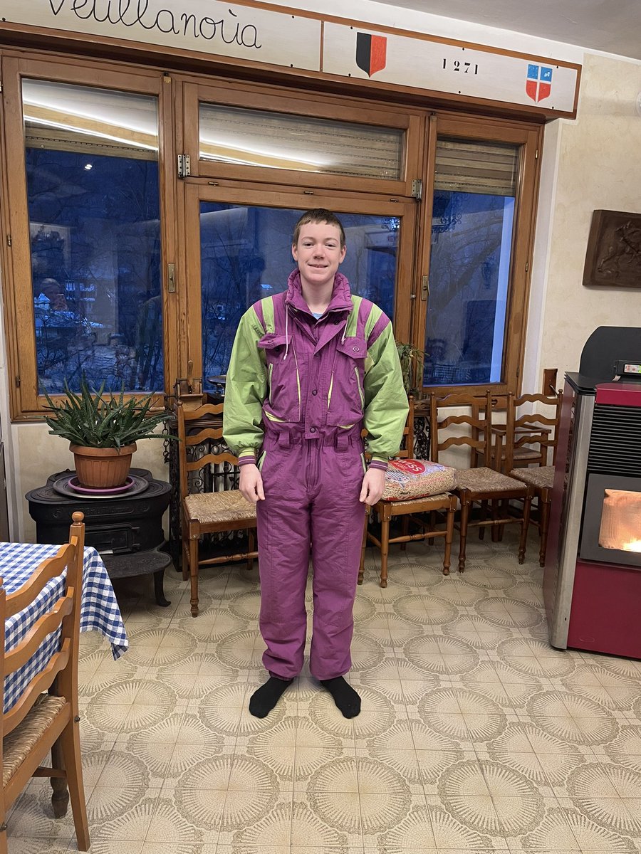 Day 3 begins with a new student in the retro ski suit, this time it’s for wiping out half of the skiers on the mountain yesterday 😂 Hope the suit brings him some more balance and stability!