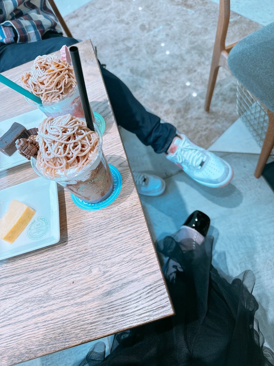 seriri_bouquet's tweet photo. ♡
ちょいと打ち合わせを(⋆ᴗ͈ˬᴗ͈)”
ありがとうございました🍀*゜
#KOBECHOCO
#ぽったいむ
#せりりったいむ https://t.co/AGwRPO3V4n