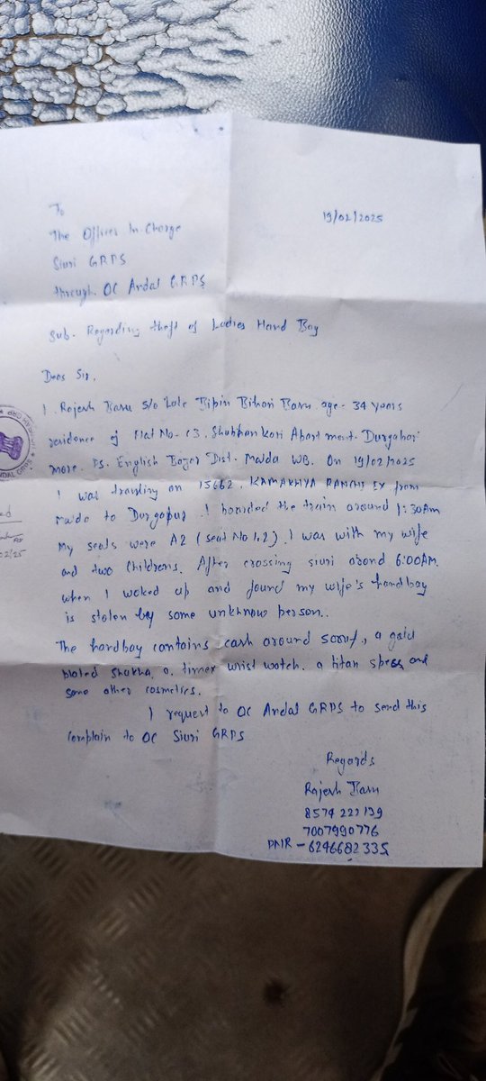 basu091's tweet photo. @RailMinIndia @AshwiniVaishnaw  Today on 19/03/2025 I was traveling on 15662 kamakhya rachi ex from malda to  durgapur in ac 2 tier. Around 6 am when I woke up I found my wife's handbag  stolen. Dear minister,even  traveling in 2 tier ac is not safe anymore.there were no security https://t.co/ACLbDbO1Yw