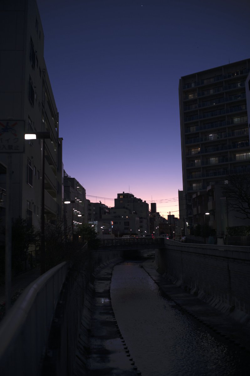 kimura_sIO's tweet photo. カメラ片手に気ままな散歩。
『都会の風景』

Talent : None
Camera : #SIGMAfpL 
Lens : #PERGEAR35mm F1.4 L-mount
Filter : None
Location : Nakano-chojabashi, Japan

#SIGMA #PERGEAR
#カメラ散歩 #お写ん歩 #フォトウォーク
#camerawalk #japannightview
#神田川 #橋 #日本の風景 #風景写真 https://t.co/kjq8eqbUqA