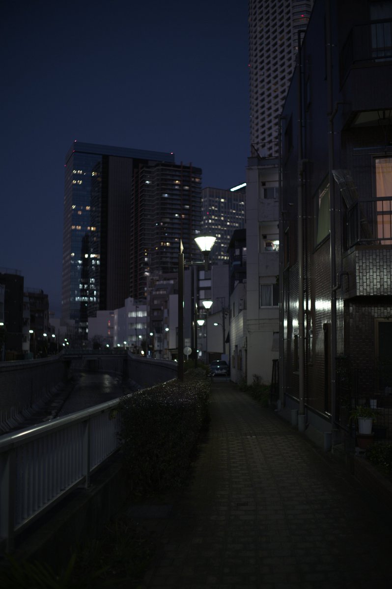 kimura_sIO's tweet photo. カメラ片手に気ままな散歩。
『都会の風景』

Talent : None
Camera : #SIGMAfpL 
Lens : #PERGEAR35mm F1.4 L-mount
Filter : None
Location : Nakano-chojabashi, Japan

#SIGMA #PERGEAR
#カメラ散歩 #お写ん歩 #フォトウォーク
#camerawalk #japannightview
#神田川 #橋 #日本の風景 #風景写真 https://t.co/kjq8eqbUqA