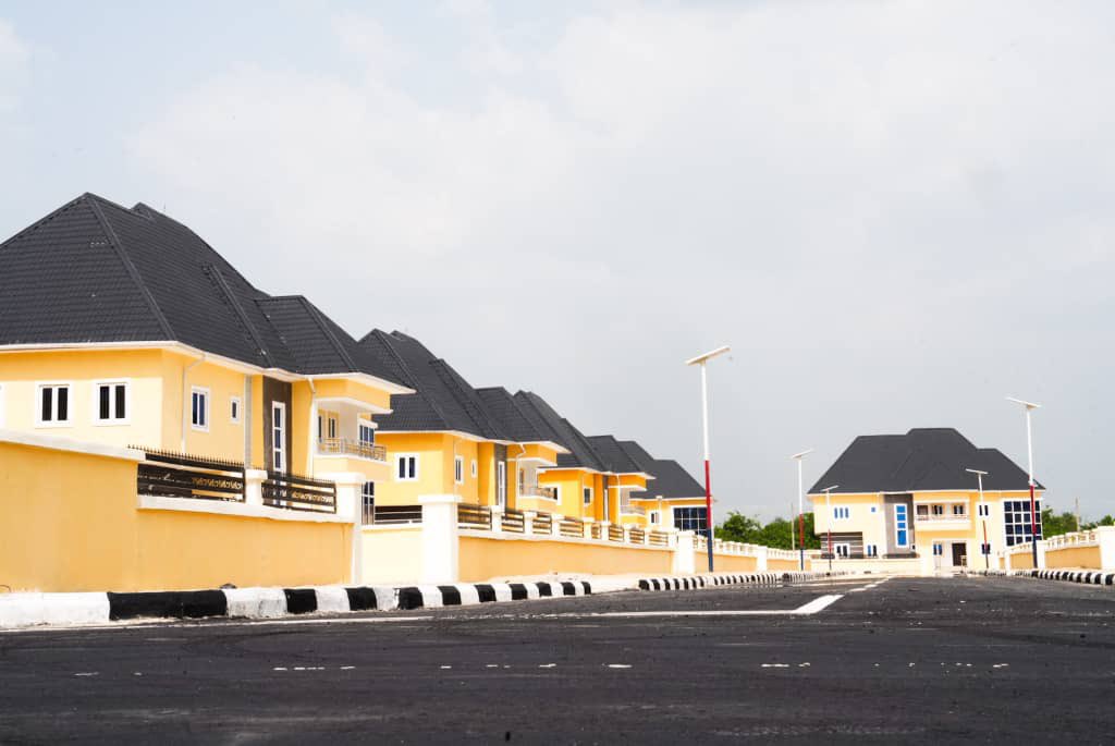 Davidugo01's tweet photo. Well Done our beautifier, passionate developer, human capacity builders, changing the face of development in bayelsa state, Senator Douye Diri. 
Alua sir. https://t.co/QxUFYZjl0g