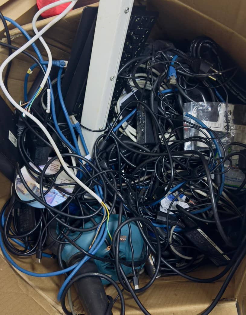 bekietem's tweet image. ICT E-WASTE ~

1. Has the highest turnover. 
2. Has overly assumed value even when it is not repairable 
3. Is a nuisance in our homes &amp;amp;  workspaces.
4. If not safely disposed can become hazardous.

@UCC_Official is rolling out a #PilotProject ICT e waste collection.

We seek to…