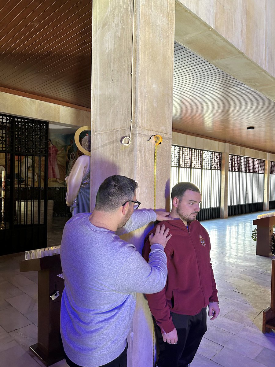 📸 ¡Así ha sido el primer ensayo y la igualá de la cuadrilla del Señor de Pasión!*

Nuestros costaleros inician el camino hacia nuestro #LunesSanto. La primera levantá del paso procesional ha sido realizada por D. Federico Parra Miralles, párroco y consiliario de #PasiónOlula.