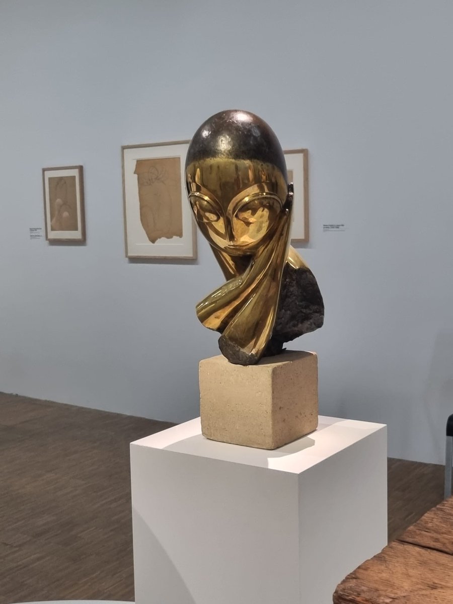 #ZiuaBrâncuși | Simbol al dialogului cultural franco-român, Constantin Brâncuși a marcat arta modernă prin geniul său vizionar. De la Târgu Jiu la Paris, moștenirea sa extraordinară continuă să inspire lumea.
