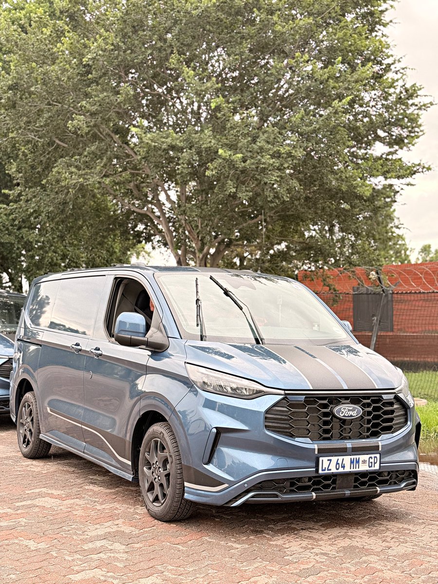 Gift_Makoti_'s tweet photo. This is one cool delivery van! 💙🤩@FordSouthAfrica #TransitCustomSport https://t.co/Pb7trkeRlz